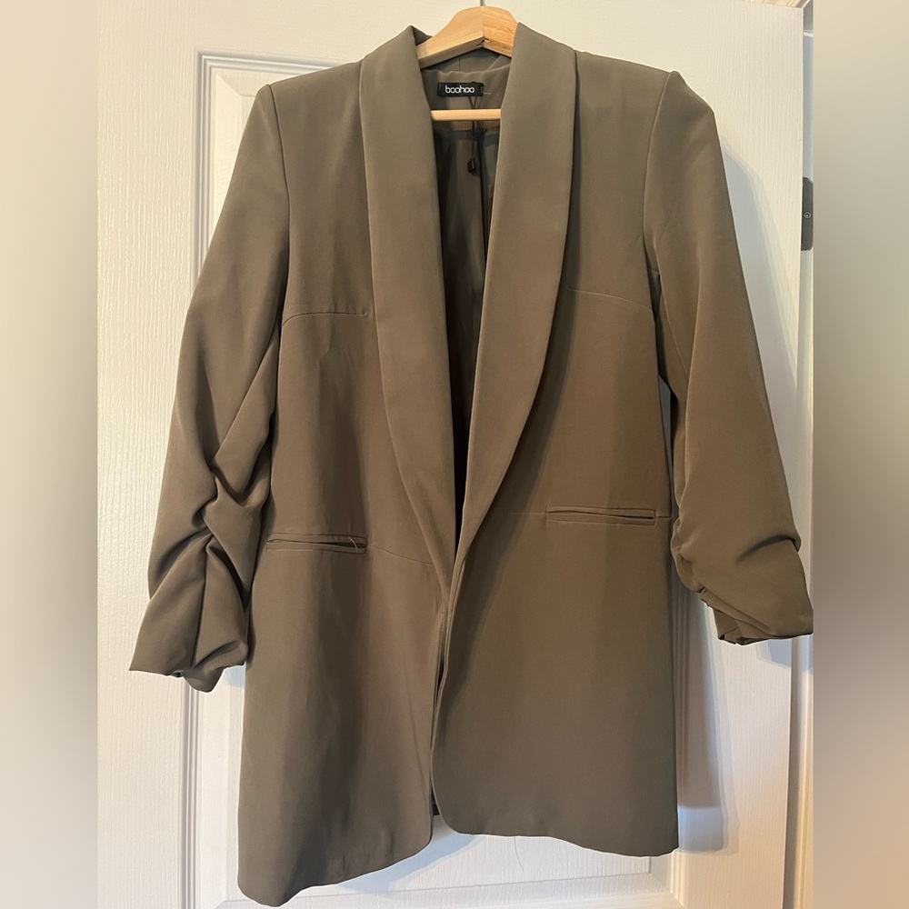 Boohoo khaki green blazer (barely worn)